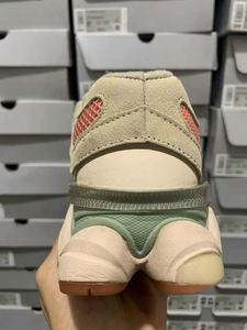 Vente directe usine Yue-Yuen-Shoes – Baskets de sport de luxe originales de créateur, nouveau style, à lacets, souples et antidérapantes - Product Image 4