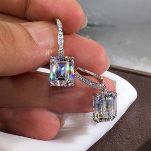 Boucles d'oreilles pendantes en cristal, géométriques, quadrilatères, serties de zircon, pour un usage quotidien - Product Image 3