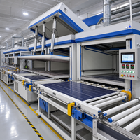 Ligne d'assemblage automatique de panneaux solaires avec manutention robotisée, soudage par fil rond et inspection vidéo