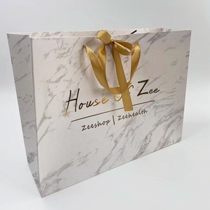 Sacs shopping élégants en papier mat <span class=keywords><strong>lavande</strong></span> avec logo <span class=keywords><strong>personnalisé</strong></span> estampé or, poignée torsadée, sacs d'emballage pour boutiques et commerces de détail - Product Image 6