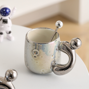 Commercio all'ingrosso regalo creativo Design del <span class=keywords><strong>cratere</strong></span> della luna placcatura in argento tazze di porcellana personalizzabili tazza da caffè in ceramica con manico - Product Image 4