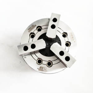 <span class=keywords><strong>Mandrin</strong></span> de haute qualité en métal personnalisé creux vertical 3 3 mâchoires pneumatique <span class=keywords><strong>tour</strong></span> CNC <span class=keywords><strong>mandrin</strong></span> de puissance - Product Image 1