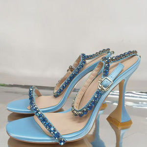 Sandalias de tacón alto de satén para mujer, con una sola tira, para verano, con diamantes de imitación brillantes, correa al tobillo, zapatos de vestir tipo stiletto - Product Image 4