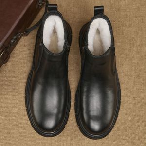 Bottes Martin pour Homme en Cuir Véritable, Bout Rond, à Enfiler, Isolantes pour l'Hiver, Semelle Extérieure en Caoutchouc Noir, Doublure en Peluche, Style Uni - Product Image 3