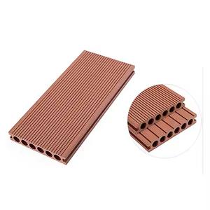 Planche de terrasse en composite bois-plastique 3D embossée, imperméable et durable, pour terrasse et jardin - Product Image 1