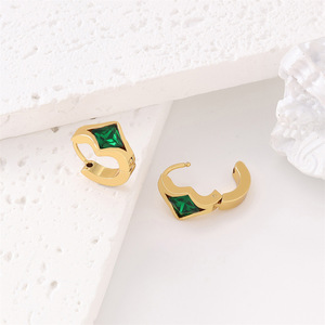 Boucles d'oreilles creuses carrées en acier inoxydable 304 Boucles d'oreille à la mode en or 18 carats électrolytique - Product Image 6