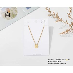 Collana in Acciaio Inossidabile con Ciondolo a Forma di Lettera V 12x14cm, Charm Pendente alla Moda - Product Image 3