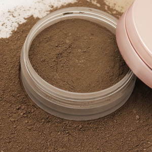 <span class=keywords><strong>Poudre</strong></span> libre ultra-fine sans poids personnalisable en gros pour le visage, contrôle du sébum, résistante à l'eau, fini mat, marque privée - Product Image 2