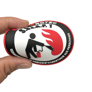 Écusson en caoutchouc PVC 3D personnalisé et durable avec logo en relief pour vêtements et sacs d'extérieur - Product Image 5