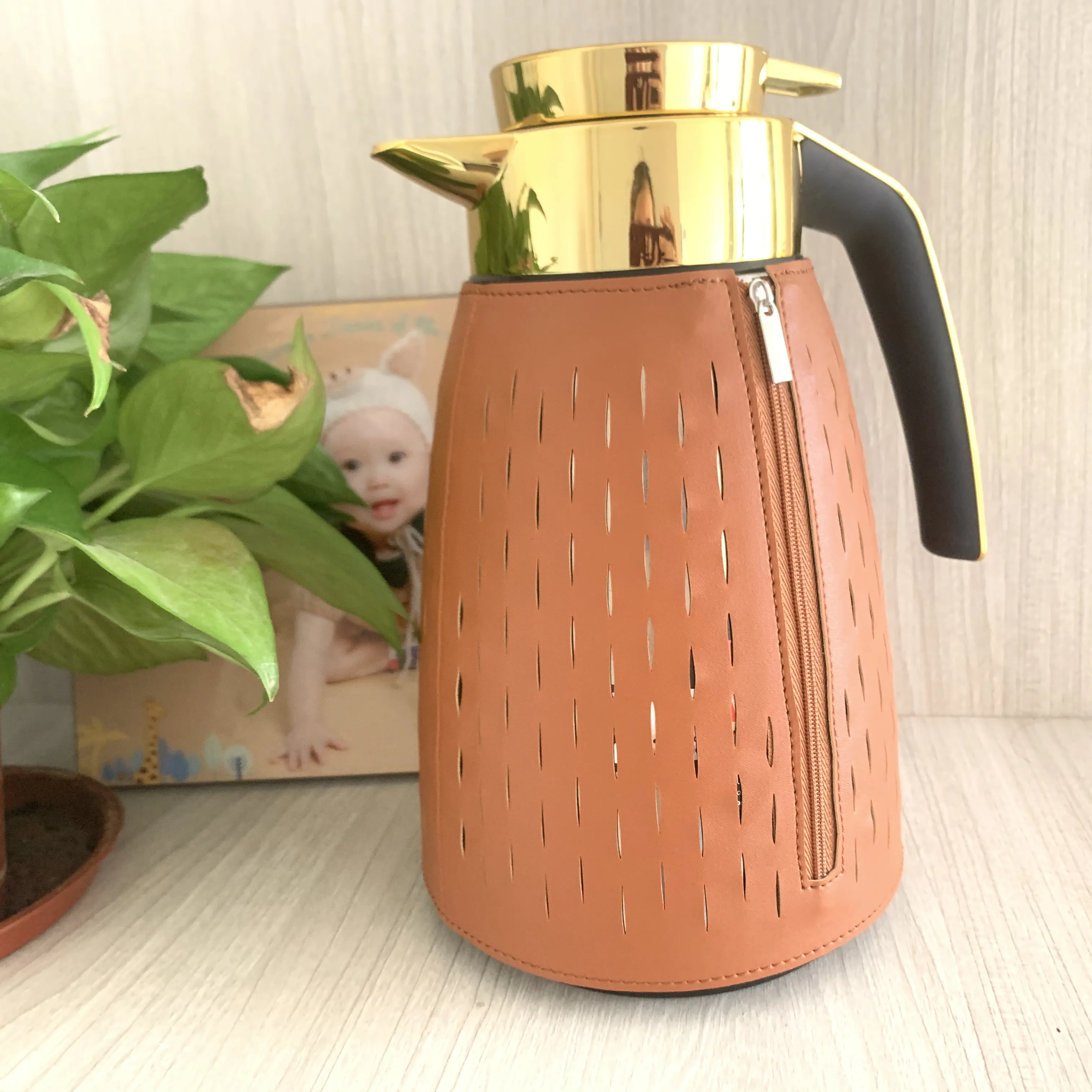 customized Hotel Vacuum Jug pu leather sleeve Vacuum Insulated Coffee Pot case Juice/Milk/Tea Insulation Pot cover