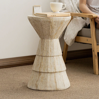 Table basse luxueuse et élégante, minimaliste, durable et écologique pour le salon