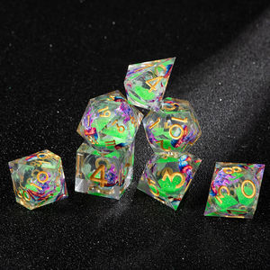 Crea tus propios <span class=keywords><strong>dados</strong></span> de resina epoxi con estuche magnético, <span class=keywords><strong>dados</strong></span> D6 mixtos al por mayor para juegos de D&D - Product Image 1