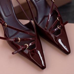 Sandalias de tacón fino con correa para mujer, elegantes y únicas, estilo puntiagudo, para primavera y verano al aire libre. - Product Image 1