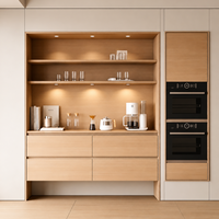 Buffet sur mesure en bois massif de style scandinave avec éclairage LED, unité de rangement de luxe pour salle à manger intégrée pour hôtel