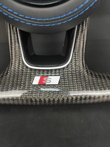Volant en fibre de carbone pour Audi A3/A4/A5/A6/A7/A8/Q5/Q7/Q8/<span class=keywords><strong>Q3</strong></span> S/<span class=keywords><strong>RS</strong></span> Line, cuir perforé, bande bleue, palettes de changement de vitesse personnalisées - Product Image 3