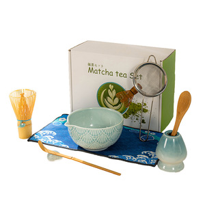 Ensemble de préparation du matcha de style japonais en céramique, comprenant un fouet à matcha en bambou (chasen) et un bol hyakuhon dachi. - Product Image 5