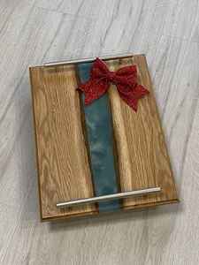 Plateaux de service élégants pour la maison, fabriqués en bois de haute qualité et finis à la résine pour une présentation visuelle attrayante des aliments - Product Image 6