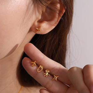 Pendientes <span class=keywords><strong>de</strong></span> botón impermeables <span class=keywords><strong>de</strong></span> moda para mujer, con diseño <span class=keywords><strong>de</strong></span> robot avión liso, estilo celebridad <span class=keywords><strong>de</strong></span> <span class=keywords><strong>internet</strong></span>, con estándares EU Reach y US CPSIA - Product Image 4