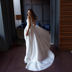 Robe de soirée longue blanche, col en V, dos nu, taille empire, confortable, pour hôtesse - Product Image 4