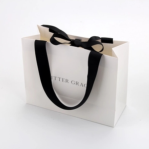 <span class=keywords><strong>Sacs</strong></span> cadeaux personnalisés imprimés avec votre propre logo avec poignées en ruban pour les achats de <span class=keywords><strong>sacs</strong></span> en papier de mariage - Product Image 3