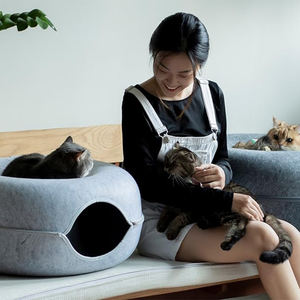 Neues Heißes Angebot: Großhandel Luxuriöses Kreatives Doppelstöckiges Donut-förmiges Maßgefertigtes Polyester Umweltfreundliches Tunnel-Katzenbett - Product Image 2