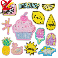 Patchs brodés autocollants personnalisables pour chapeaux, vêtements, accessoires et cadeaux - Motif gâteau au citron DIY en fil de polyester
