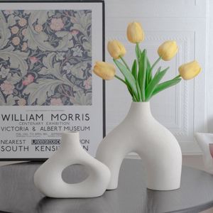 <span class=keywords><strong>Vase</strong></span> moderne en céramique blanche <span class=keywords><strong>pour</strong></span> décor minimaliste Vases à fleurs creux et mats de la <span class=keywords><strong>pampa</strong></span> <span class=keywords><strong>pour</strong></span> Boho Home Wedding Party Room Dinner Table - Product Image 3