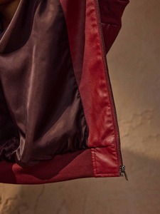 Blouson vintage de motard <span class=keywords><strong>en</strong></span> <span class=keywords><strong>cuir</strong></span> d'agneau véritable rouge à fermeture éclair avec logo personnalisé de haute qualité pour hommes - Product Image 3