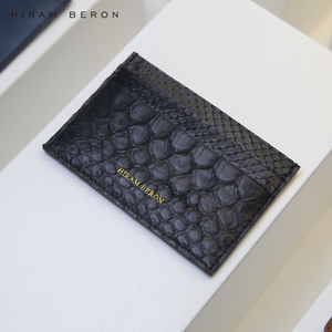 Tarjetero de Diseño Italiano de Cuero de Lujo Negro Premium de la Marca Personalizada Hiram Beron - Product Image 1