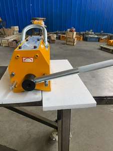 Duurzaam 400 kg rond zuignap-permanent magneet hefapparaat voor het hijsen van cilindrische stalen buizen en metalen platen - Product Image 4