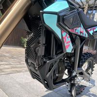 Moto tout-terrain électrique Surron Hyper Bee 2026, 65 km/h, 8 kW, 58 V, 22 Ah, légère, haute vitesse, pour adolescents