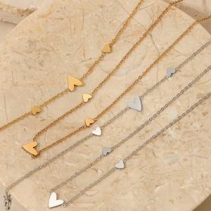 Colliers pendentifs en acier inoxydable plaqué or PVD 18 carats, forme cœur, anti-ternissement, bijoux fantaisie personnalisés en gros pour femmes - Product Image 2