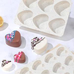 Molde de silicona para chocolate y gomitas, con 48 cavidades en forma de corazón, grado platino LFGB, antiadherente, libre de BPA, de la fábrica MUYULINS. - Product Image 2