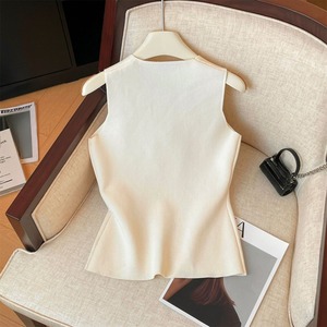 Nouveau Gilet Tricoté <span class=keywords><strong>Sans</strong></span> Manches Amincissant <span class=keywords><strong>Femme</strong></span> Automne 2025, Haut <span class=keywords><strong>Court</strong></span> Boutonné Coloré avec Logo Avant - Product Image 3