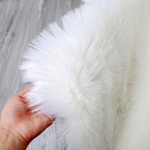 Vente en gros de tapis moelleux de luxe en fausse fourrure coussin de fenêtre en <span class=keywords><strong>baie</strong></span> tapis <span class=keywords><strong>pas</strong></span> <span class=keywords><strong>cher</strong></span> de couleur unie en fausse peau de mouton épais cheveux longs jeter - Product Image 5