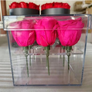 Bouquets de fleurs décoratives faits à la main Branches tige de fleur éternelle tenant une rose préservée tige de rose en plastique de couleur or à bas prix - Product Image 4