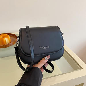 Nouveau sac tendance d'été pour femme, style vintage coréen, en forme de selle, en gelée transparente, avec doublure en cachemire et fermeture éclair - Product Image 5