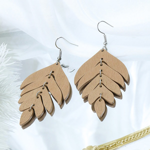 Pendientes de madera con forma de hoja verde, estilo bohemio, joyería de fiesta para mujer, accesorio de moda - Product Image 3