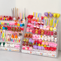 Bougies d'anniversaire colorées et mignonnes en forme de dessins animés, formes variées (cœur, animal, fleur, visage souriant) pour décorations de gâteaux d'enfants