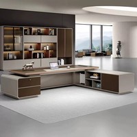 Set Scrivania Direzionale Moderno di Lusso per Uffici di Leader e Presidenti con Armadietto e Sedia