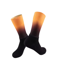 Chaussettes de cyclisme pour hommes, personnalisées, imprimées numériquement, en coton, aérodynamiques, à compression, antibactériennes, à séchage rapide, tricotées