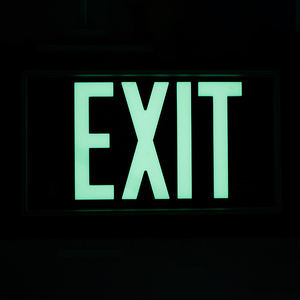 لافتات خروج مضيئة ذاتيًا غير كهربائية تتوهج في الظلام - Product Image 5