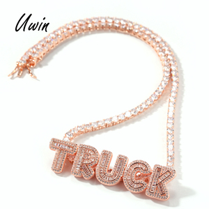 Hip Hop Del Bambino Rosa Ghiacciato Fuori Il Piccolo Baguette Lettera Del Pendente Rosa Donne <span class=keywords><strong>Collana</strong></span> A Catena Catena di Gioielli Personalizzati - Product Image 1