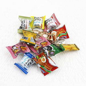 Porte-clés en plastique imperméable avec impression UV, simulation de nouilles instantanées de dessin animé, mini-collations, pendentif promotionnel, Noël, Nouvel An - Product Image 2