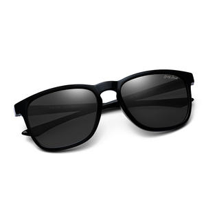 Lunettes de soleil carrées Grey Jack 1323 UV400 polarisées unisexes avec verres TAC, design italien - Product Image 1