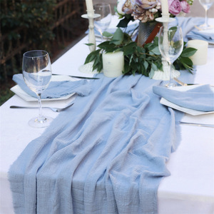 Chemin <span class=keywords><strong>de</strong></span> <span class=keywords><strong>table</strong></span> <span class=keywords><strong>de</strong></span> mariage tissé en stock en coton terre cuite bleu poussiéreux avec <span class=keywords><strong>serviettes</strong></span> assorties en vert sauge et noir - Product Image 1