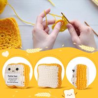 Cadeaux en peluche en forme de pain grillé au crochet faits à la main pour anniversaire, cadeaux de 18e anniversaire pour femmes, filles, garçons, filles, fils, sœurs, amies, décoration de bureau