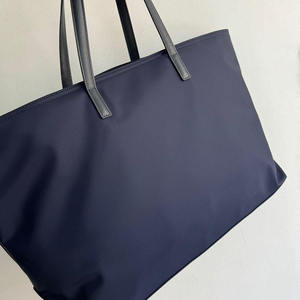 Sac fourre-tout personnalisé haut de gamme 2026 en nylon bleu grande capacité, design de créateur, sacs à main tendance pour femmes - Product Image 1