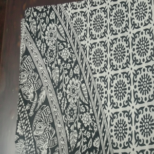 Tapiz de pared con temática de mandala hecho a medida, ideal para tiendas de suministros bohemios y tiendas de temática hippie con diseño floral completo - Product Image 1