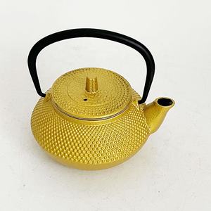 Tetera de Hierro Fundido Dorado de 300 ml, Tetera Japonesa Tetsubin con Diseño de Clavos, con Filtro de Acero Inoxidable, para Té de Hojas Sueltas, Apta para Estufa - Product Image 4